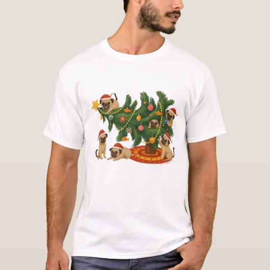 かわいいパグのクリスマスツリーのシーン - 楽しいホリデードッグ Tシャツ (正面)