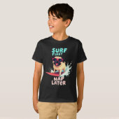 かわいいパグのサーフィン犬 Tシャツ (正面フル)
