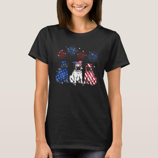 かわいいパグアメリカ国旗の花火の犬の愛国的な4th tシャツ (正面)