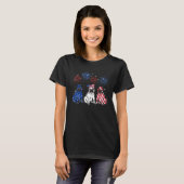 かわいいパグアメリカ国旗の花火の犬の愛国的な4th tシャツ (正面フル)