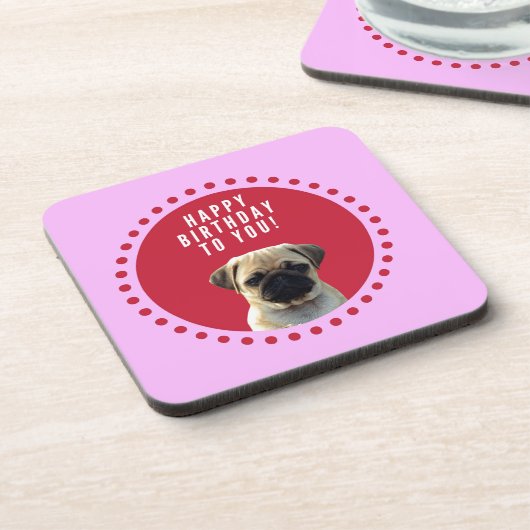 かわいいパグパピードッグハッピーバースデー赤いドットピンク コースター (左側)
