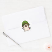 かわいいパグ着て軍用ヘルメット ラウンドシール (封筒)