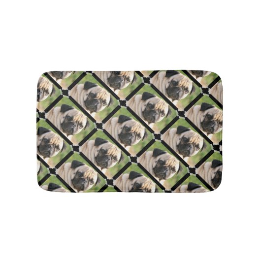 かわいいパグ バスマット (正面)