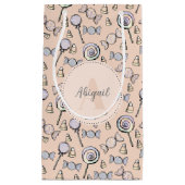 かわいいパステルオレンジモノグラム&ネームハロウィンキャンディ スモールペーパーバッグ (正面)