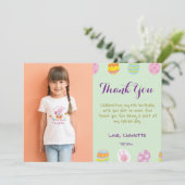 かわいいパステルグリーン卵子供の誕生日写真 サンキューカード (スタンド正面)