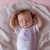 かわいいパステルピンクの人魚ファンタジーイラスト ベビーボディスーツ