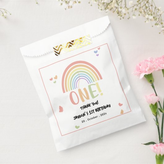かわいいパステルレインボー1st誕生日 フェイバーバッグ (封をした状態)