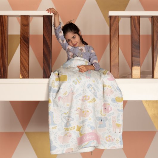 かわいいパステル動物園の動物の女のモノグラムの子ピンク フリースブランケット
