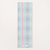 かわいいパターカラフルンストライプズピンクブルーモノグラム ヨガマット (正面)