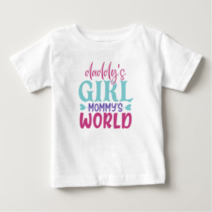 かわいいパパの女の子ママ世界のワードアート ベビーTシャツ