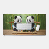 かわいいパンダの子熊が寿司を作っている デスクマット (キーボード&マウス)