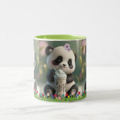 かわいいパンダはミルクシェイクの花をカラフル飲む ツートーンマグカップ (中央)