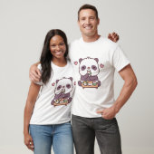 かわいいパンダは食べの日本のすし Tシャツ (ユニセックス)