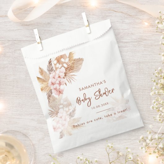 かわいいパンパスグラスボホガールベビーシャワー フェイバーバッグ (クリップ留めされた状態)