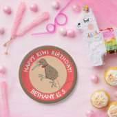 かわいいパーソナライズされたキウイの誕生日の漫画 ペーパープレート (パーティー)