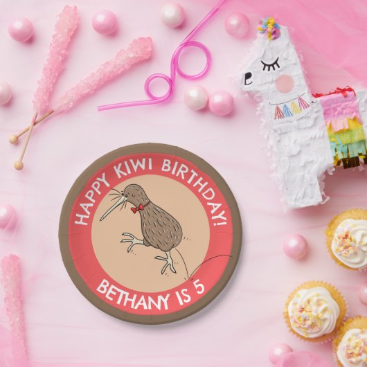 かわいいパーソナライズされたキウイの誕生日の漫画 ペーパープレート (パーティー)