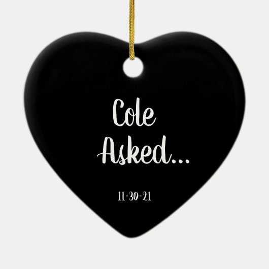 かわいいパーソナライズされた婚約オーナメント セラミックオーナメント (裏面)