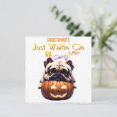 かわいいパーソナライズされた面白いハロウィーンパグパピーキャンディ 招待状 (スタンド正面)
