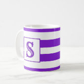 かわいいパープルストライプのデザイン独身のイニシャル コーヒーマグカップ (正面左)