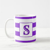 かわいいパープルストライプのデザイン独身のイニシャル コーヒーマグカップ (左)