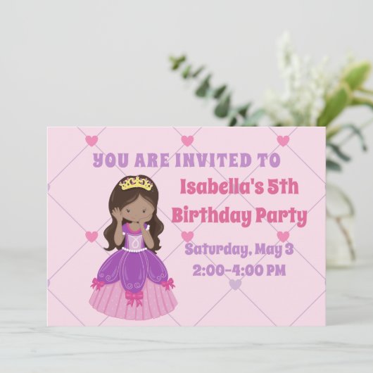 かわいいヒスパニックプリンセスガールピンク誕生日パーティー 招待状 (スタンド正面)