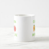 かわいいビーガンインザハウスおもしろい引用文 コーヒーマグカップ (中央)