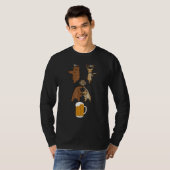 かわいいビールを飲むクマ+シカ=ビールを飲む Tシャツ (正面フル)