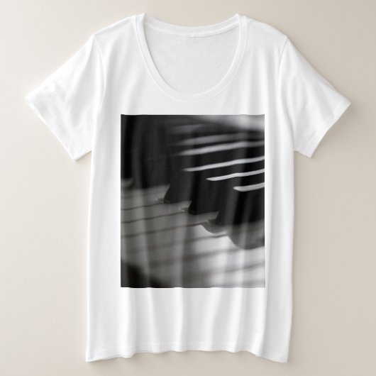 かわいいピアノ プラスサイズTシャツ (デザイン正面)
