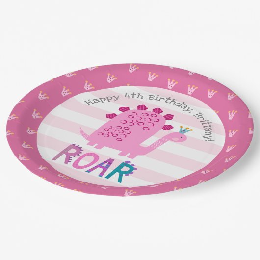かわいいピンクかわいい恐竜のローアガール誕生日名 ペーパープレート (アングル)
