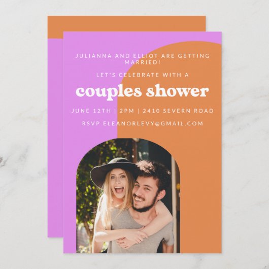 かわいいピンクとオレンジのレトロフォトカップルのシャワー 招待状 (正面/裏面)