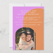 かわいいピンクとオレンジのレトロ写真婚約パーティ 招待状 (正面)