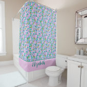 かわいいピンクとグリーンカエル名前をカスタムする ガーリー シャワーカーテン (インサイチュ)
