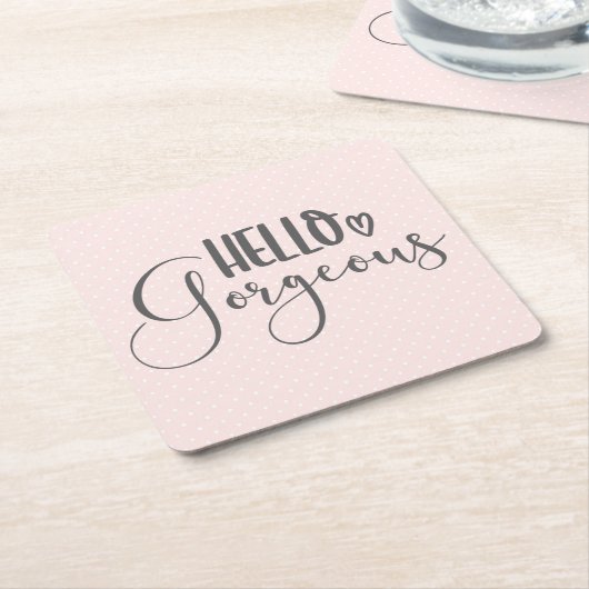 かわいいピンクとホワイトスポットハローゴージャスタイポグラフィ スクエアペーパーコースター (アングル)