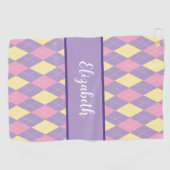 かわいいピンクと紫のアーガイルキューストン名 ゴルフタオル (横)