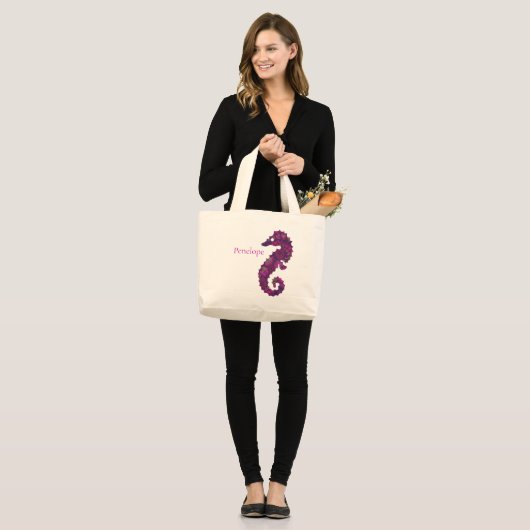 かわいいピンクと紫のフラクタルシーホースの名前 ラージトートバッグ (正面(モデル))