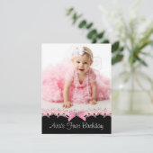 かわいいピンクと黒の女の子の写真の誕生日パーティー 招待状 (スタンド正面)