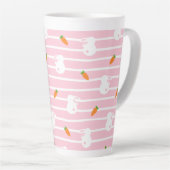 かわいいピンクのうさぎとにんじん柄 カフェラテマグ (右アングル)