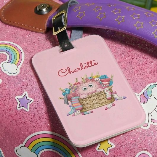 かわいいピンクのふわふわソックスモンスターの子供向けデザイン ラゲッジタグ