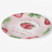 かわいいピンクのイチゴの赤ちゃんシャワー ペーパープレート (アングル)