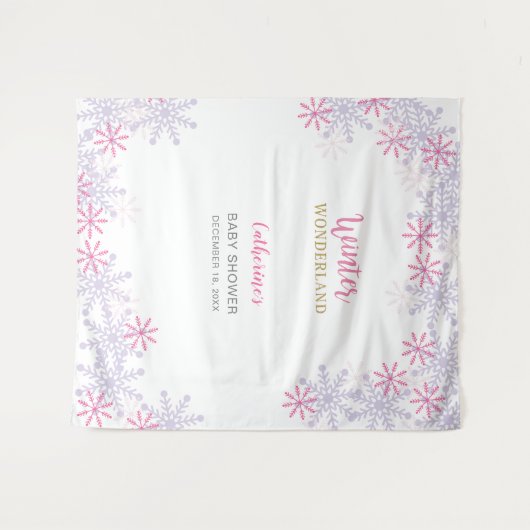 かわいいピンクのウィンターワンダーランドのベイビーシャワーの雪の結晶 タペストリー (正面(横))