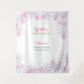 かわいいピンクのウィンターワンダーランドのベイビーシャワーの雪の結晶 タペストリー (正面)