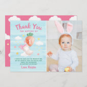 かわいいピンクのウサギとキャベツの写真の誕生日 サンキューカード (正面/裏面)