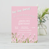 かわいいピンクのウサギとチューリップの誕生日招待状 招待状 (スタンド正面)