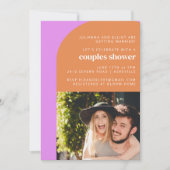かわいいピンクのオレンジ色のレトロアーチ写真カップルのシャワー 招待状 (正面)