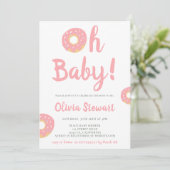 かわいいピンクのオーベイビードーナツスクリプトベイビーシャワー 招待状 (スタンド正面)