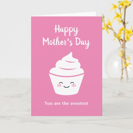 かわいいピンクのカップケーキが入ったお母さんのデイカード カード (黄色い花)