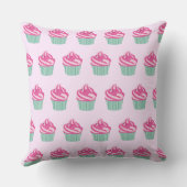 かわいいピンクのカップケーキのパターン 淡いピンク クッション (裏面)
