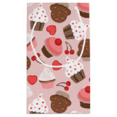 かわいいピンクのカップケーキ、ハートおよびさくらんぼパターン スモールペーパーバッグ (裏面)