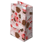 かわいいピンクのカップケーキ、ハートおよびさくらんぼパターン スモールペーパーバッグ (裏面アングル)
