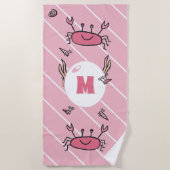 かわいいピンクのカニ海獣ガールモノグラム ビーチタオル (正面)